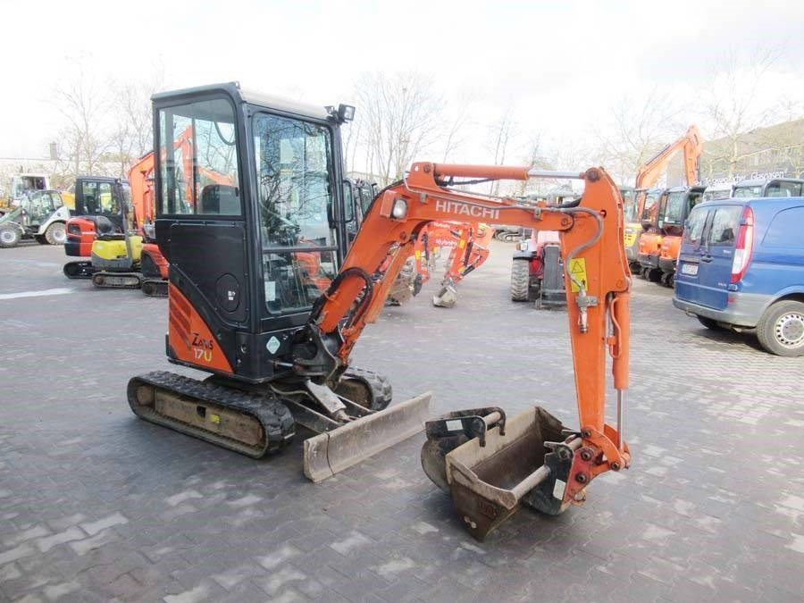 Hitachi ZX 17 U-2 - Mini pelle: photos 2 Hitachi ZX 17 U-2 - Mini pelle: photos 2