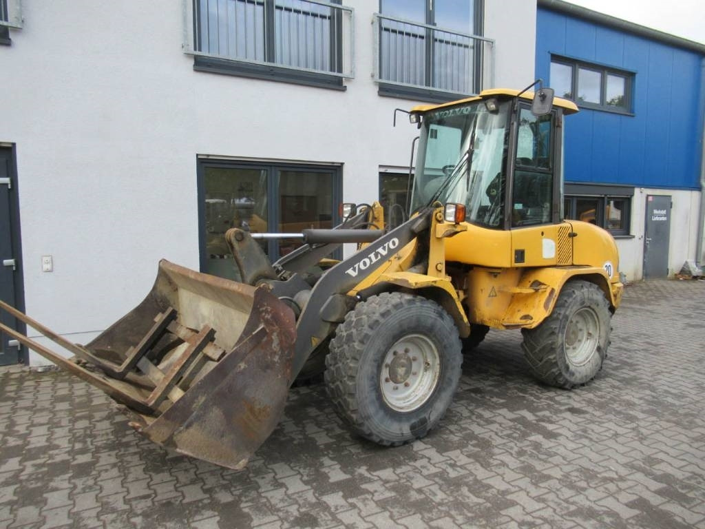 Volvo L 30 B - Chargeuse sur pneus: photos 2 Volvo L 30 B - Chargeuse sur pneus: photos 2