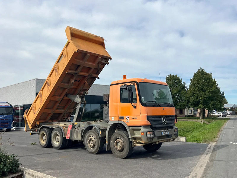 Mercedes-Benz Actros 3336 8x4 TIPPER**3 Pedals**Actros 3336** - Camion benne: photos 1 Mercedes-Benz Actros 3336 8x4 TIPPER**3 Pedals**Actros 3336** - Camion benne: photos 1