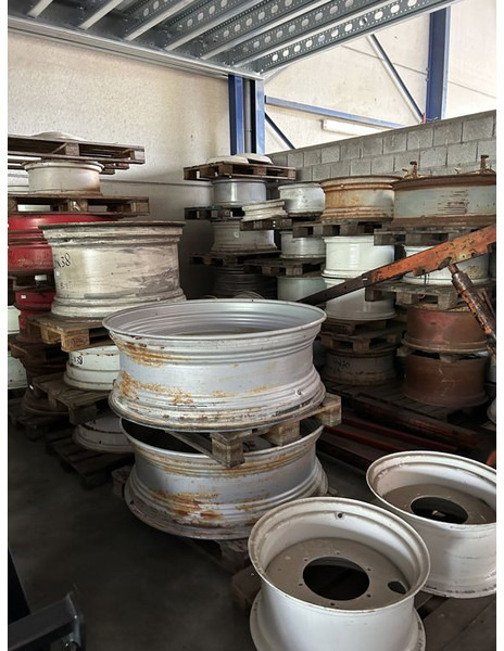 New Holland verschillende soorten velgen - Jante: photos 1 New Holland verschillende soorten velgen - Jante: photos 1