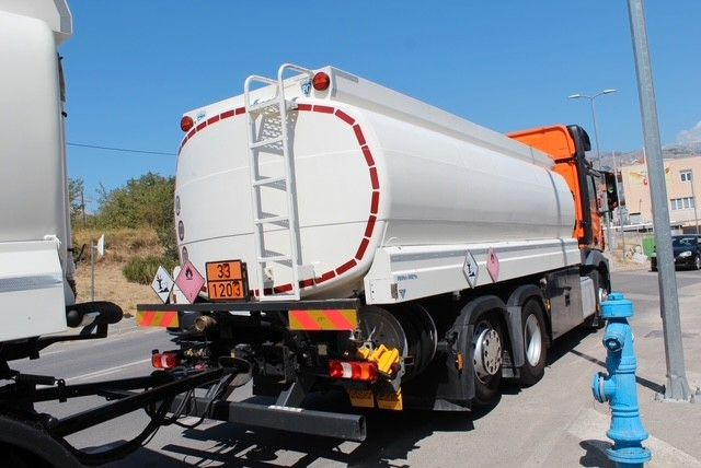 Mercedes-Benz Actros 2548 6x2/4 - Camion citerne: photos 4 Mercedes-Benz Actros 2548 6x2/4 - Camion citerne: photos 4