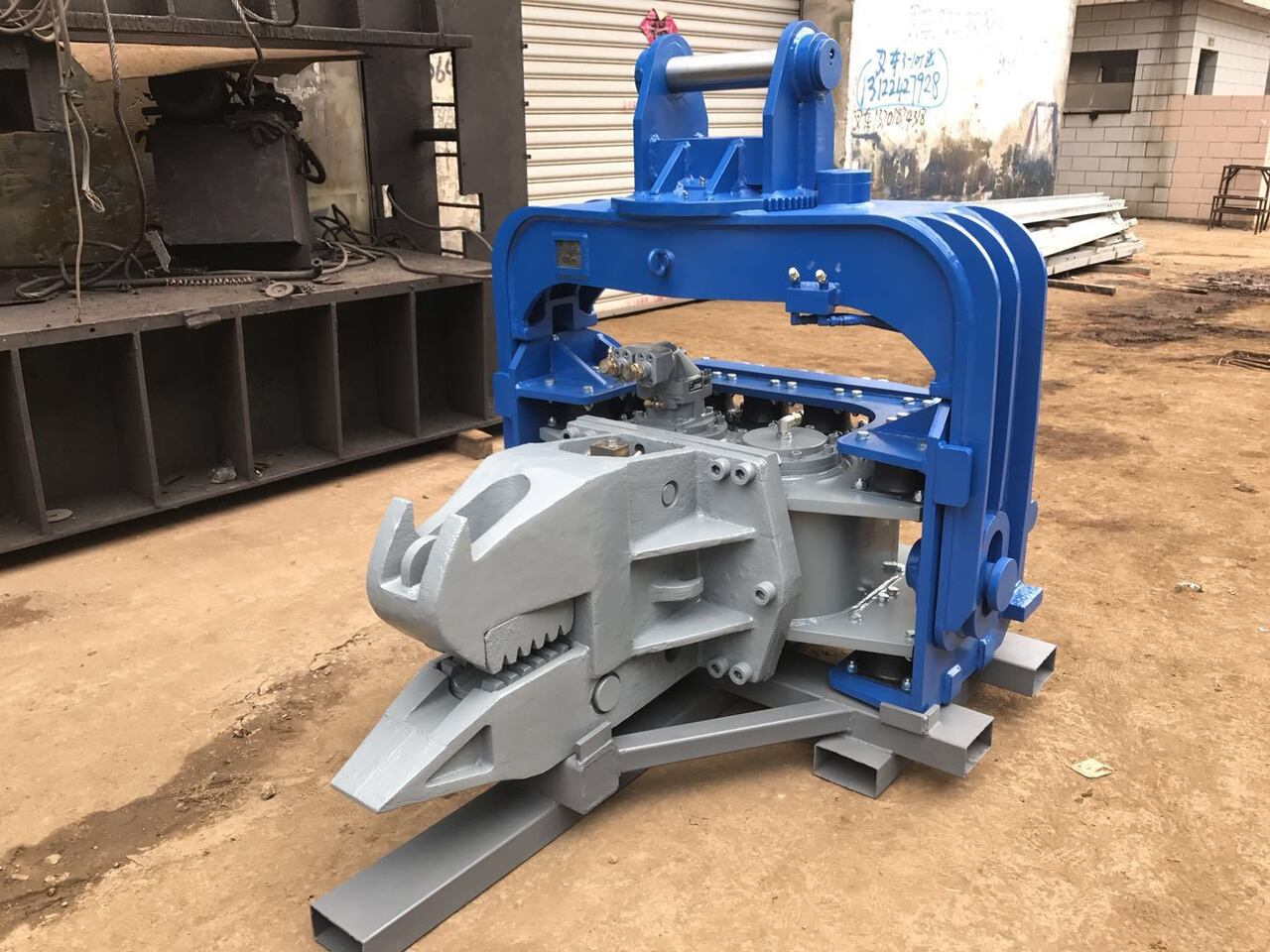 AME Vibratory Pile Hammer - Marteau hydraulique pour Pelle: photos 4 AME Vibratory Pile Hammer - Marteau hydraulique pour Pelle: photos 4