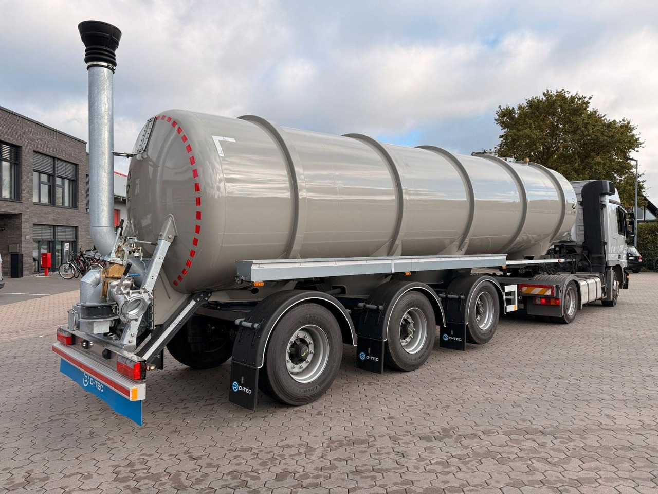 D-TEC Gülletanker 30m³ mit Zwangslenkung - Semi-remorque citerne: photos 4 D-TEC Gülletanker 30m³ mit Zwangslenkung - Semi-remorque citerne: photos 4