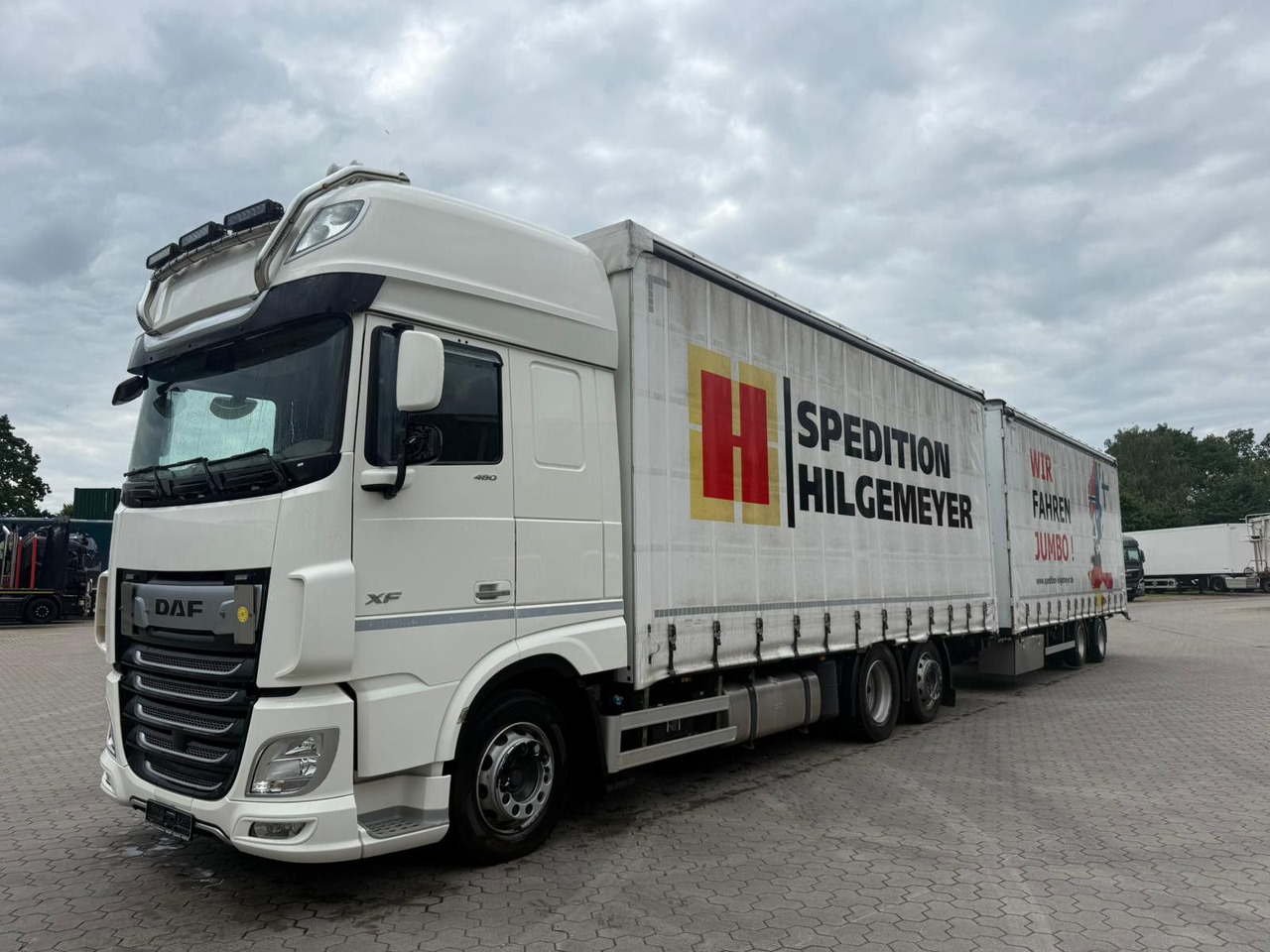 DAF XF 480 FAN LowDeck 6x2 Jumbo Inklusive Anhänger - Camion à rideaux coulissants: photos 2 DAF XF 480 FAN LowDeck 6x2 Jumbo Inklusive Anhänger - Camion à rideaux coulissants: photos 2