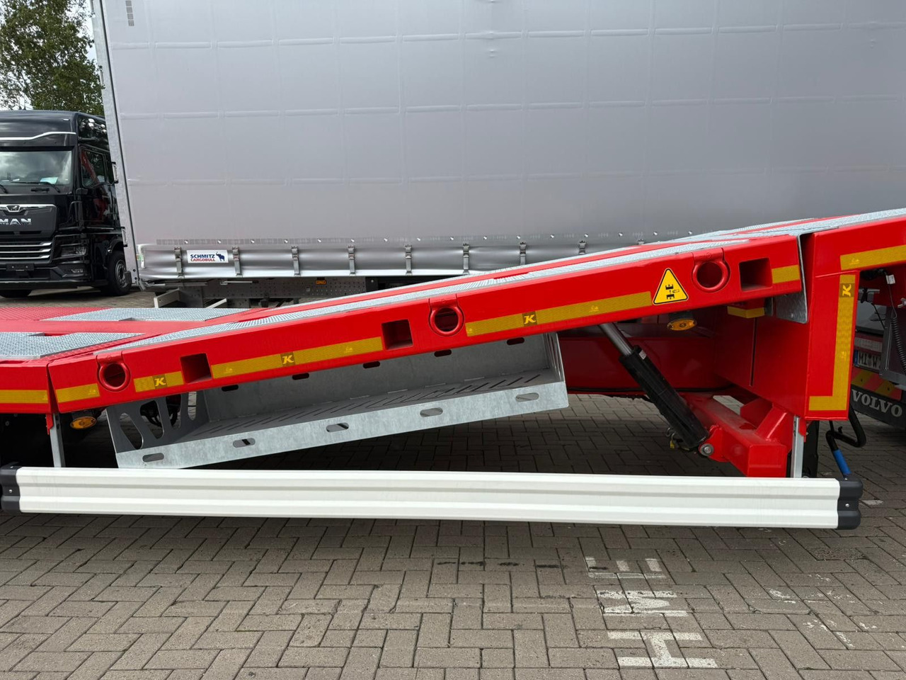 Kässbohrer SLS.HS Tieflader mit hydr. Schwanenhals - Semi-remorque surbaissé: photos 3 Kässbohrer SLS.HS Tieflader mit hydr. Schwanenhals - Semi-remorque surbaissé: photos 3