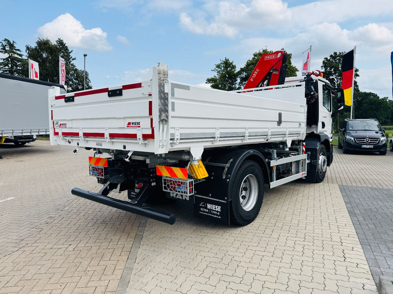 MAN 18.320 4x2 mit Fassi Ladekran Sofort Verfügbar - Camion benne, Camion grue: photos 3 MAN 18.320 4x2 mit Fassi Ladekran Sofort Verfügbar - Camion benne, Camion grue: photos 3