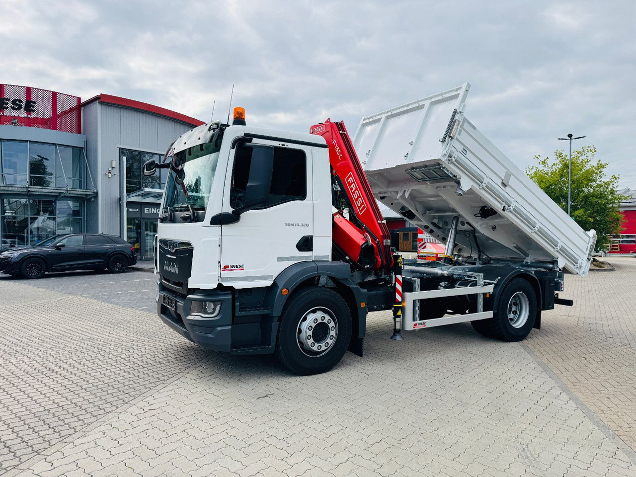 MAN 18.320 4x2 mit Fassi Ladekran Sofort Verfügbar - Camion benne, Camion grue: photos 1 MAN 18.320 4x2 mit Fassi Ladekran Sofort Verfügbar - Camion benne, Camion grue: photos 1