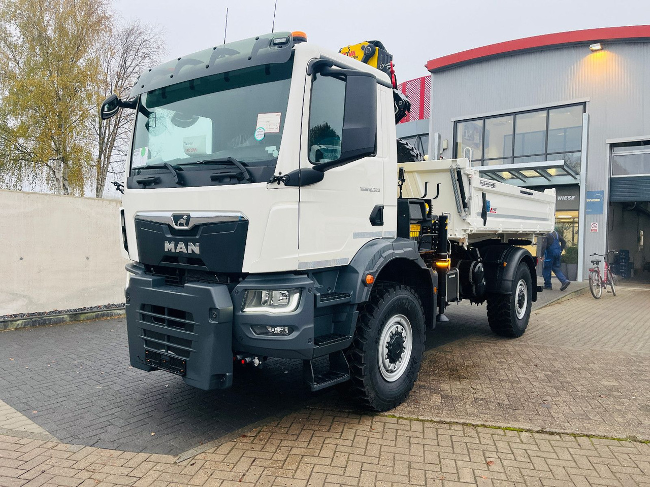 MAN TGM 18.320 4x4 BB Kipper Kran 131 Single Winter - Camion grue: photos 1 MAN TGM 18.320 4x4 BB Kipper Kran 131 Single Winter - Camion grue: photos 1