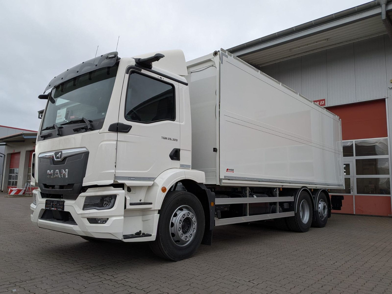 MAN TGM 26.320 6x2/4 Getränkefahrzeug Wingliner LBW - Camion fourgon: photos 1 MAN TGM 26.320 6x2/4 Getränkefahrzeug Wingliner LBW - Camion fourgon: photos 1