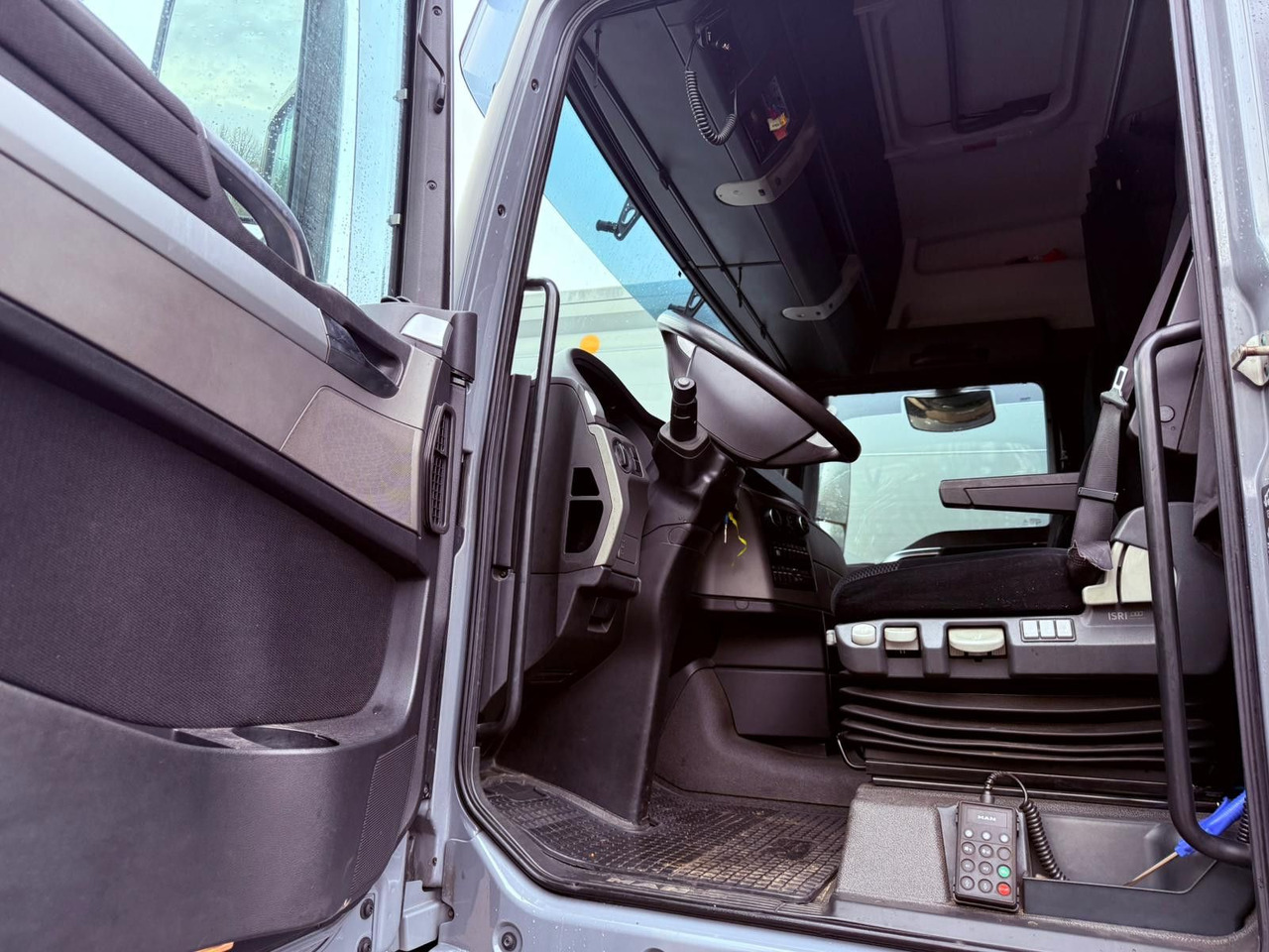 MAN TGX 18.440 LL Volumen LKW mit Staplerhalterung MAN TGX 18.440 LL Volumen LKW mit Staplerhalterung - Camion à rideaux coulissants: photos 5 MAN TGX 18.440 LL Volumen LKW mit Staplerhalterung MAN TGX 18.440 LL Volumen LKW mit Staplerhalterung - Camion à rideaux coulissants: photos 5