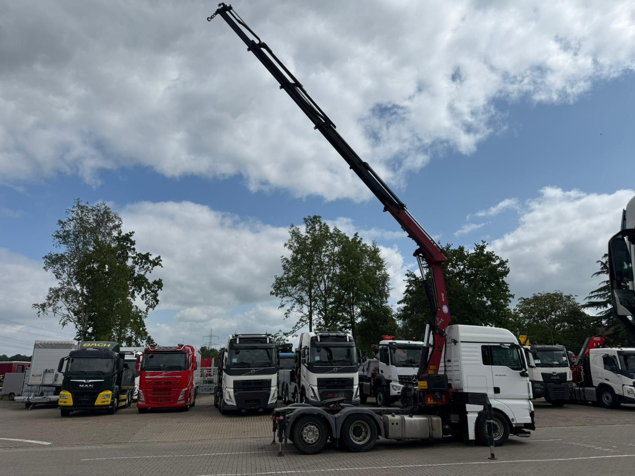MAN TGX 26.440 6x2 mit HMF 3000-5 Kran TÜV NEU - Camion grue: photos 4 MAN TGX 26.440 6x2 mit HMF 3000-5 Kran TÜV NEU - Camion grue: photos 4