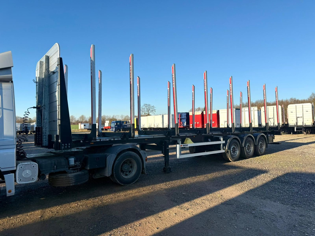 PAVIC Holzauflieger mit Schemel und Rungen - Semi-remorque grumier: photos 1 PAVIC Holzauflieger mit Schemel und Rungen - Semi-remorque grumier: photos 1