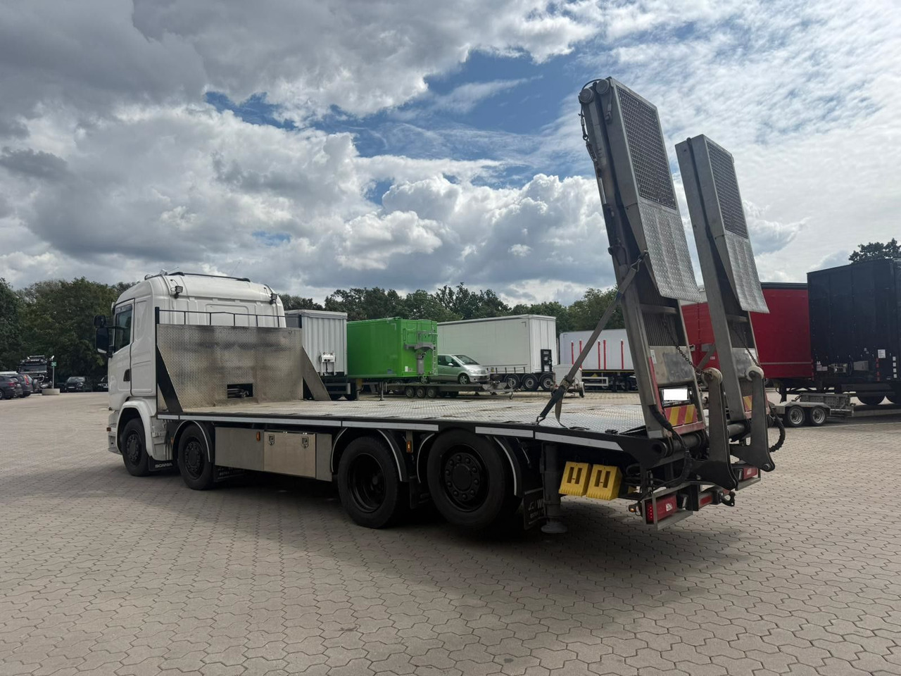 Scania G450 Baumaschinentransporter mit Rampen - Camion porte-voitures: photos 3 Scania G450 Baumaschinentransporter mit Rampen - Camion porte-voitures: photos 3