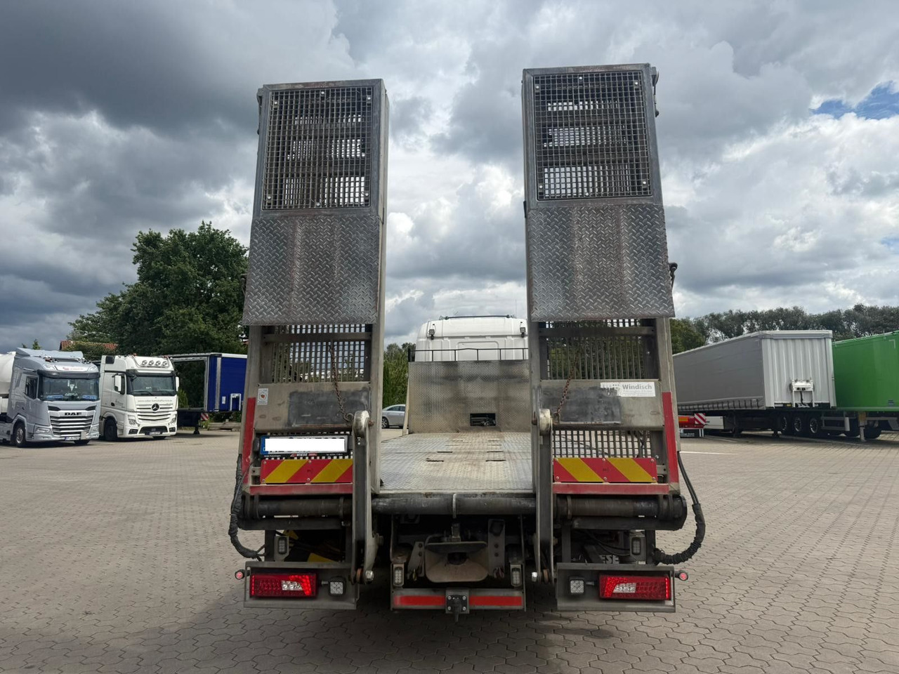 Scania G450 Baumaschinentransporter mit Rampen - Camion porte-voitures: photos 5 Scania G450 Baumaschinentransporter mit Rampen - Camion porte-voitures: photos 5