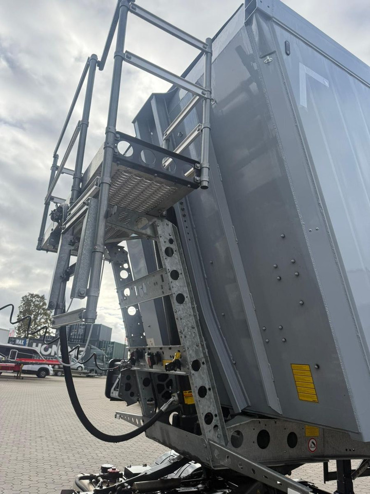 Semi-remorque benne Schmitz Cargobull SCB S3D Alu Kipper 60m³ Fast Neuwertig OKUSLIDE: photos 7 Semi-remorque benne Schmitz Cargobull SCB S3D Alu Kipper 60m³ Fast Neuwertig OKUSLIDE: photos 7