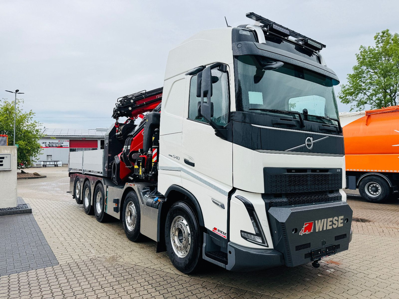 Volvo FH540 10x4 mit F1150 Ladekran, Sattelzugmaschine - Camion plateau, Camion grue: photos 3 Volvo FH540 10x4 mit F1150 Ladekran, Sattelzugmaschine - Camion plateau, Camion grue: photos 3