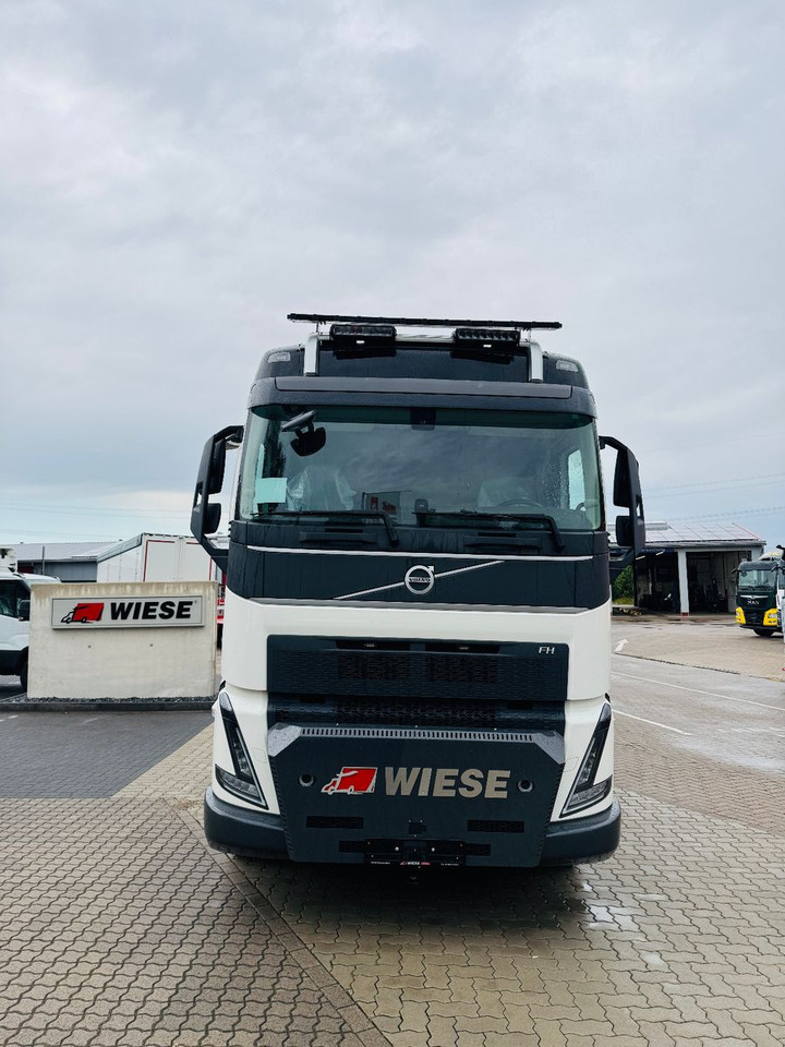 Volvo FH540 10x4 mit F1150 Ladekran, Sattelzugmaschine - Camion plateau, Camion grue: photos 4 Volvo FH540 10x4 mit F1150 Ladekran, Sattelzugmaschine - Camion plateau, Camion grue: photos 4
