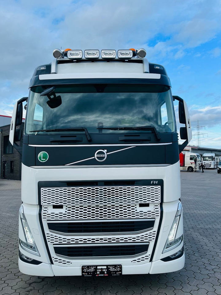Volvo FH540 6x2 Containerpritsche mit F545RA.2.26 - Camion grue: photos 2 Volvo FH540 6x2 Containerpritsche mit F545RA.2.26 - Camion grue: photos 2