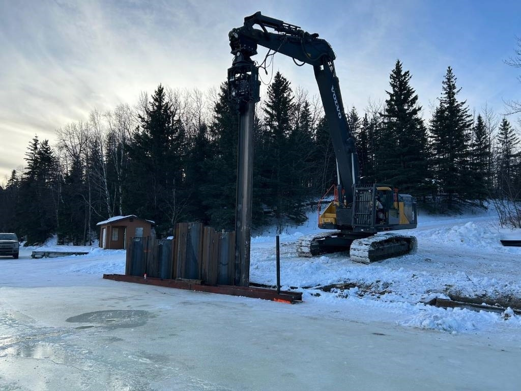 AJCE EUROPE AVH40ST Vibro Hammer Sheet Pile Driver - Mât de battage: photos 1 AJCE EUROPE AVH40ST Vibro Hammer Sheet Pile Driver - Mât de battage: photos 1