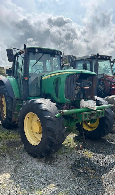 JOHN DEERE 6820 - Tracteur agricole: photos 1 JOHN DEERE 6820 - Tracteur agricole: photos 1