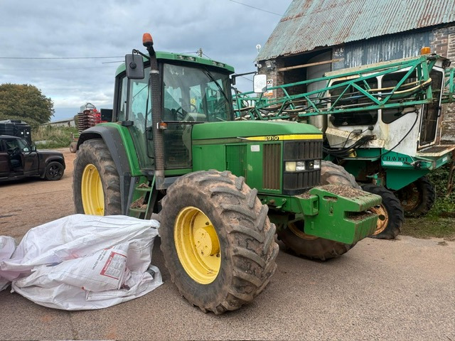 JOHN DEERE 6910 - Tracteur agricole: photos 1 JOHN DEERE 6910 - Tracteur agricole: photos 1