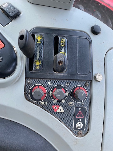 MASSEY FERGUSON 6480 DYNA 6 - Tracteur agricole: photos 5 MASSEY FERGUSON 6480 DYNA 6 - Tracteur agricole: photos 5