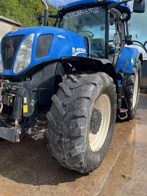 New Holland T7.220 - Tracteur agricole: photos 5 New Holland T7.220 - Tracteur agricole: photos 5