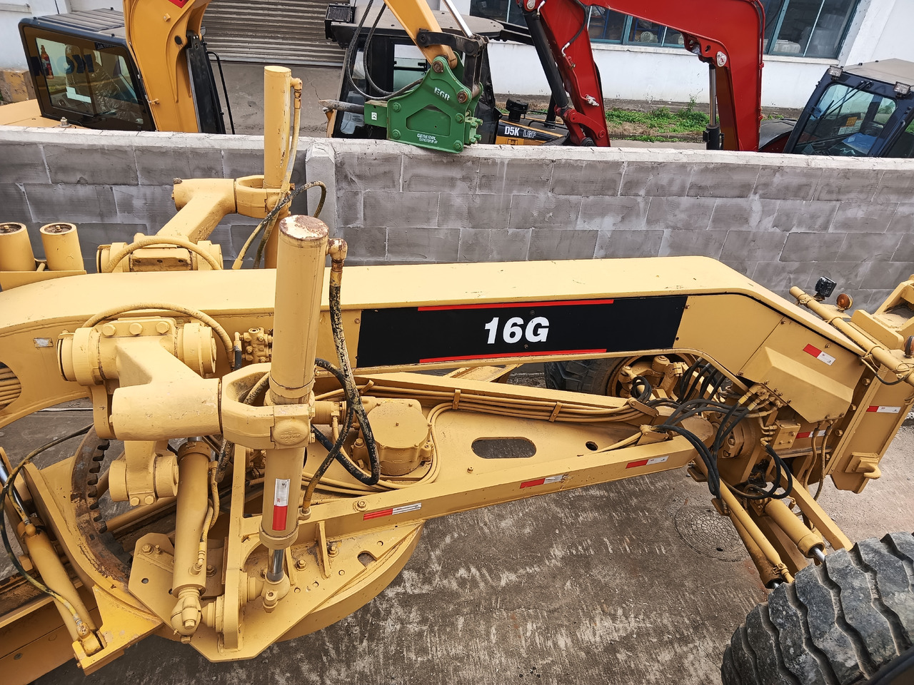 CATERPILLAR 16G - Niveleuse: photos 2 CATERPILLAR 16G - Niveleuse: photos 2