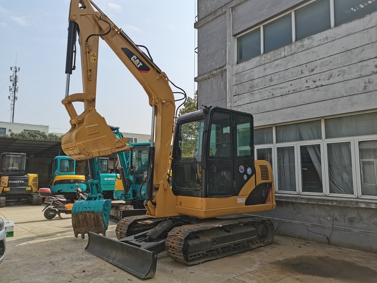 CATERPILLAR 306D - Pelle sur chenille: photos 2 CATERPILLAR 306D - Pelle sur chenille: photos 2