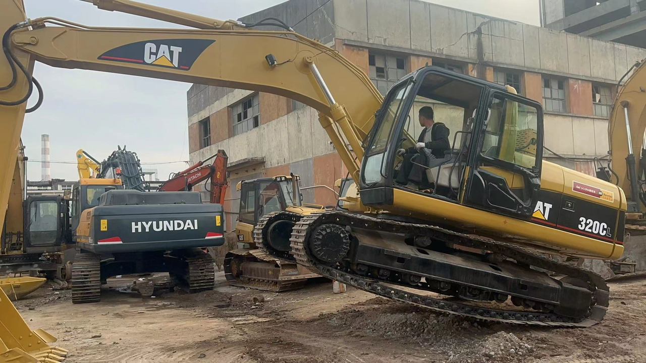 CATERPILLAR 320C - Pelle sur chenille: photos 5 CATERPILLAR 320C - Pelle sur chenille: photos 5