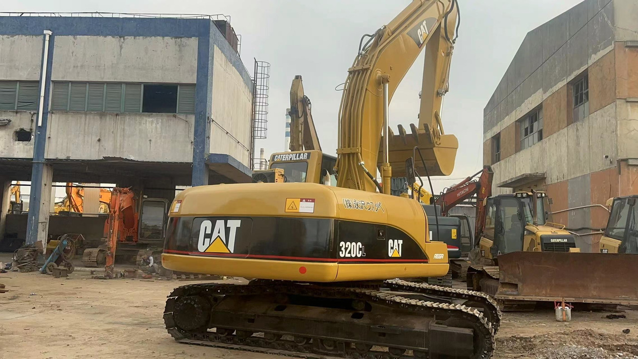 CATERPILLAR 320C - Pelle sur chenille: photos 3 CATERPILLAR 320C - Pelle sur chenille: photos 3