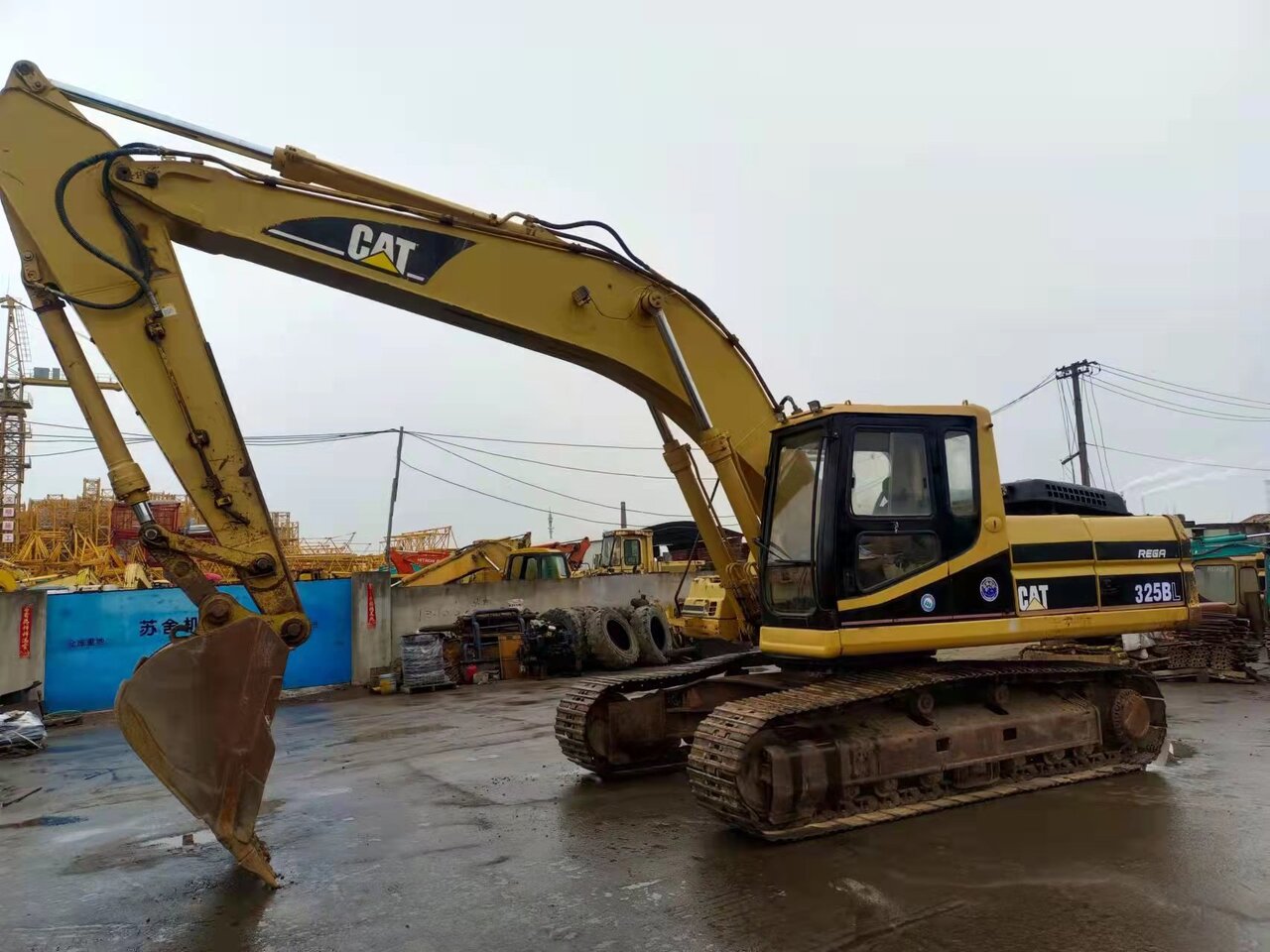 CATERPILLAR 325BL - Pelle sur chenille: photos 3 CATERPILLAR 325BL - Pelle sur chenille: photos 3