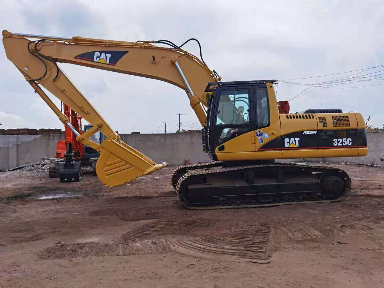 CATERPILLAR 325C - Pelle sur chenille: photos 1 CATERPILLAR 325C - Pelle sur chenille: photos 1