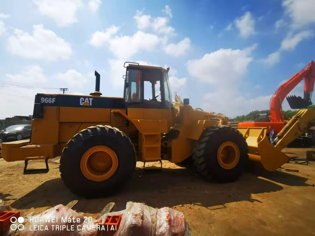 CATERPILLAR 966F - Chargeuse sur pneus: photos 3 CATERPILLAR 966F - Chargeuse sur pneus: photos 3