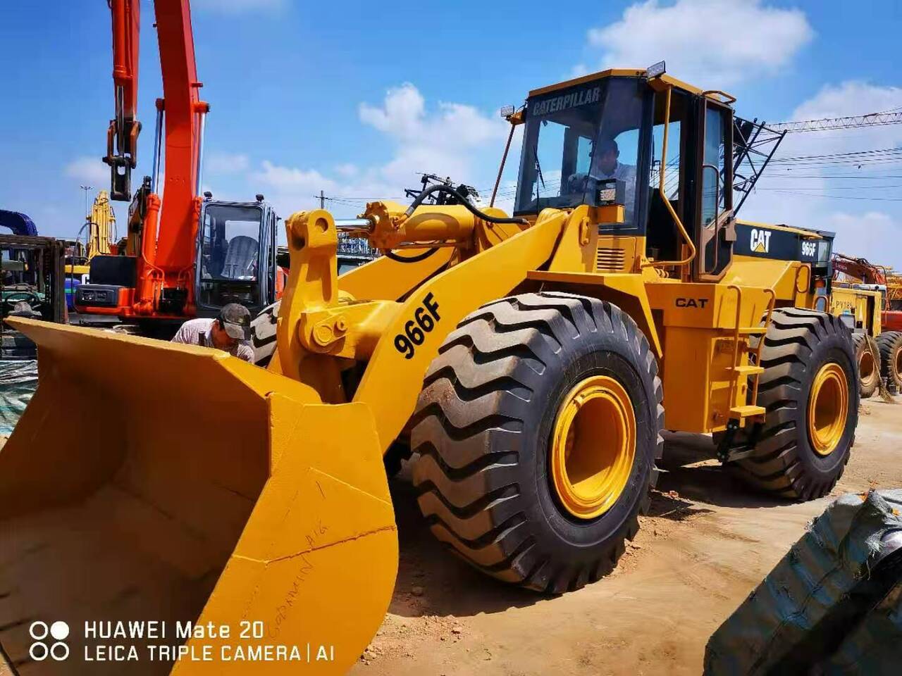 CATERPILLAR 966F - Chargeuse sur pneus: photos 5 CATERPILLAR 966F - Chargeuse sur pneus: photos 5
