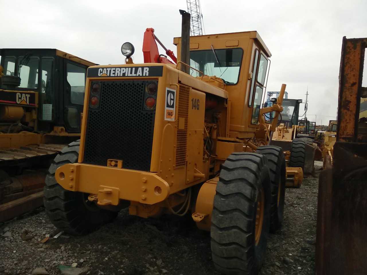 CATERPILLAR CAT-14G-Grader - Niveleuse: photos 3 CATERPILLAR CAT-14G-Grader - Niveleuse: photos 3