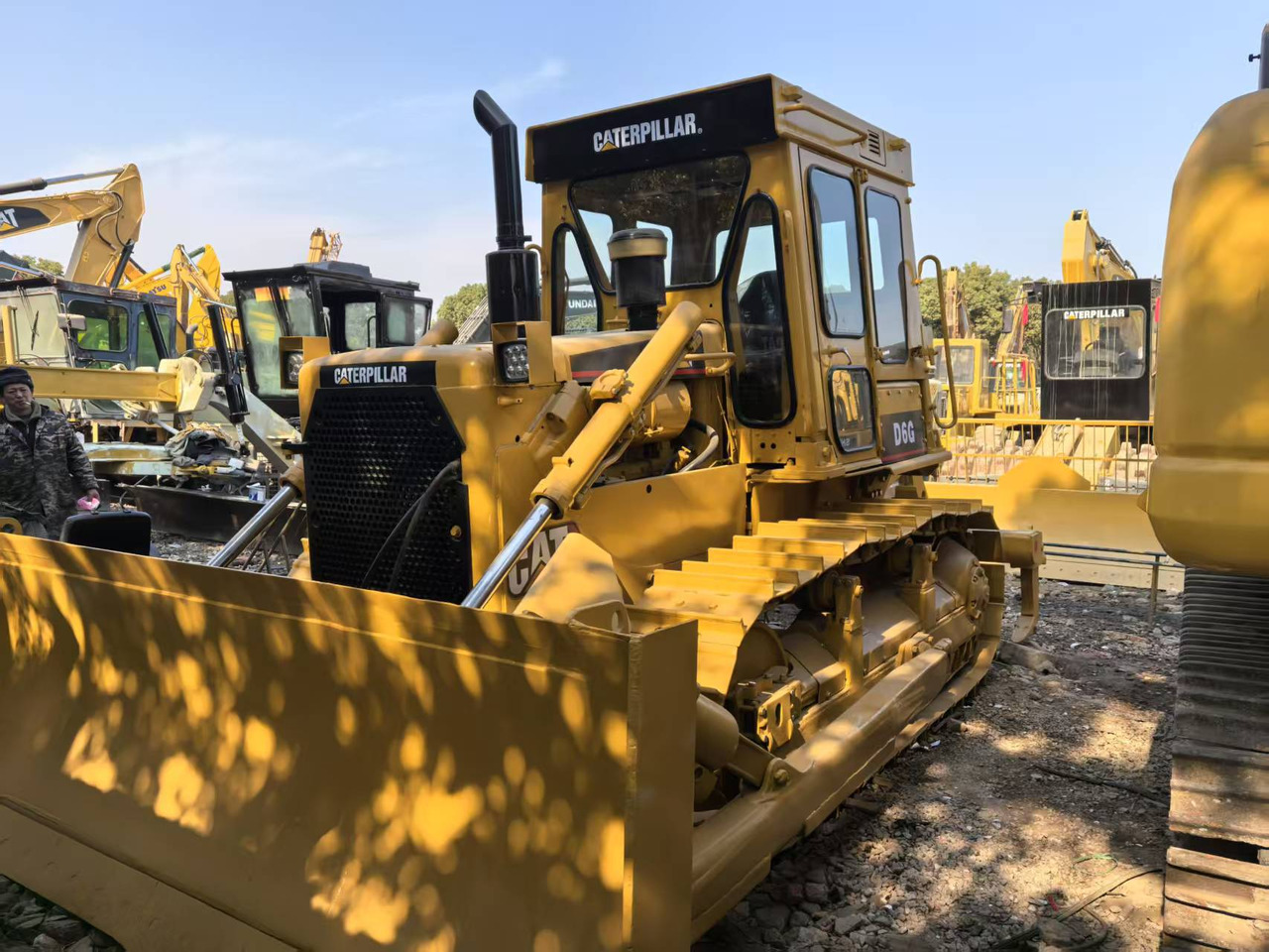 CATERPILLAR D6G - Bulldozer: photos 1 CATERPILLAR D6G - Bulldozer: photos 1