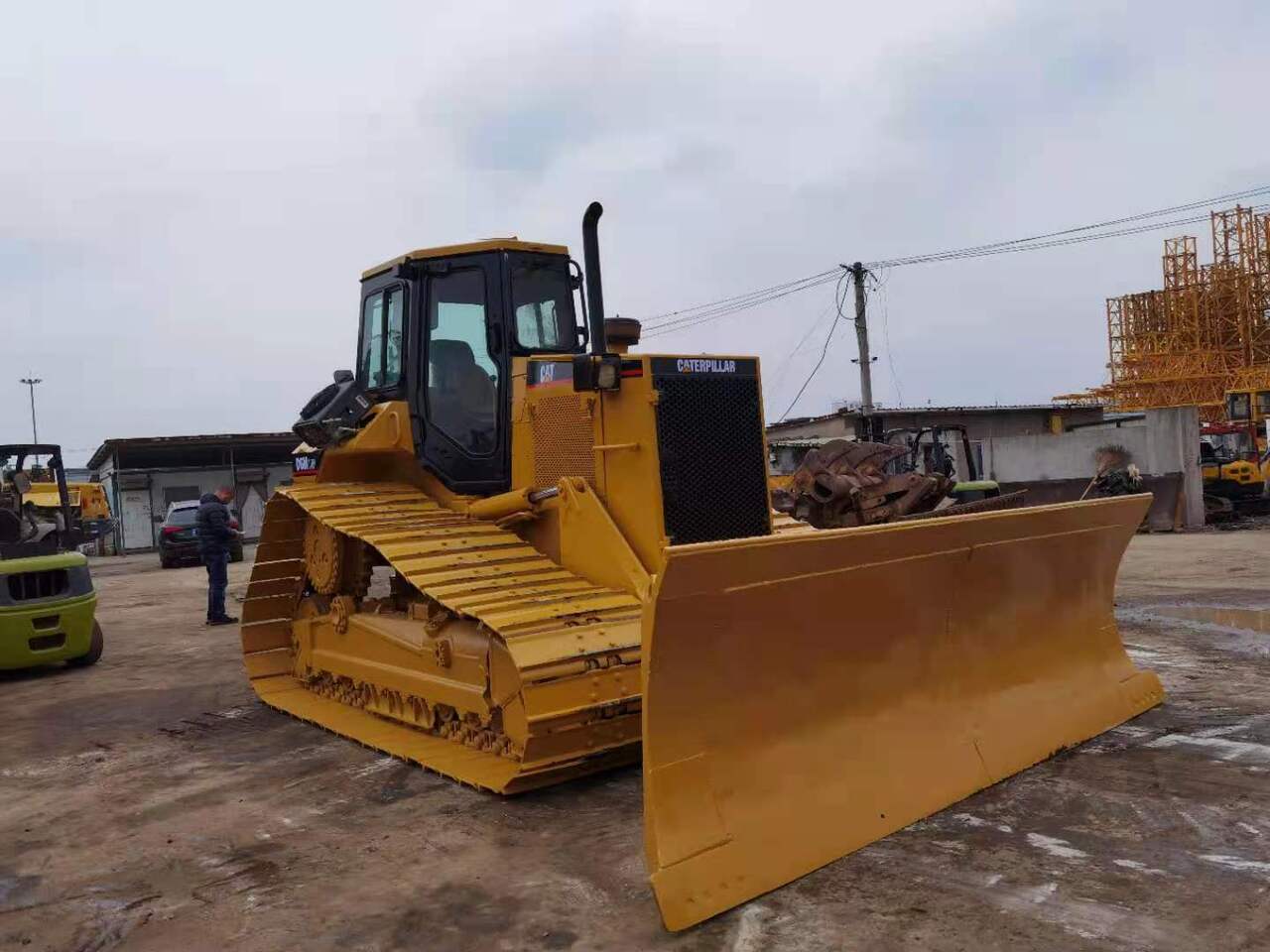 CATERPILLAR D6M - Bulldozer: photos 2 CATERPILLAR D6M - Bulldozer: photos 2