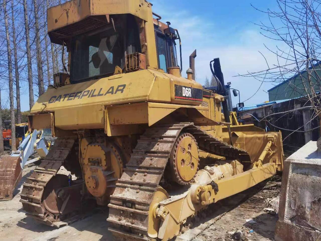 CATERPILLAR D6R Imported machine - Bulldozer: photos 2 CATERPILLAR D6R Imported machine - Bulldozer: photos 2