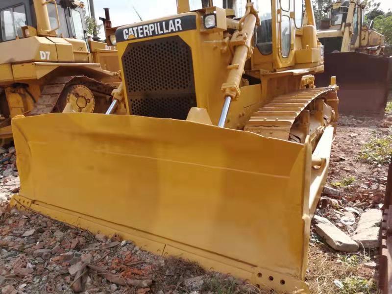 CATERPILLAR D8K - Bulldozer: photos 2 CATERPILLAR D8K - Bulldozer: photos 2