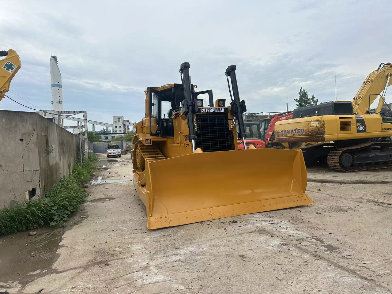 CATERPILLAR D8R - Bulldozer: photos 2 CATERPILLAR D8R - Bulldozer: photos 2