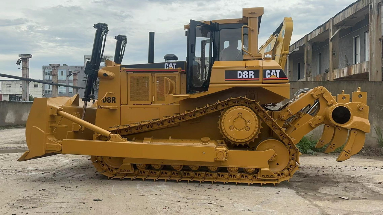 CATERPILLAR D8R - Bulldozer: photos 1 CATERPILLAR D8R - Bulldozer: photos 1