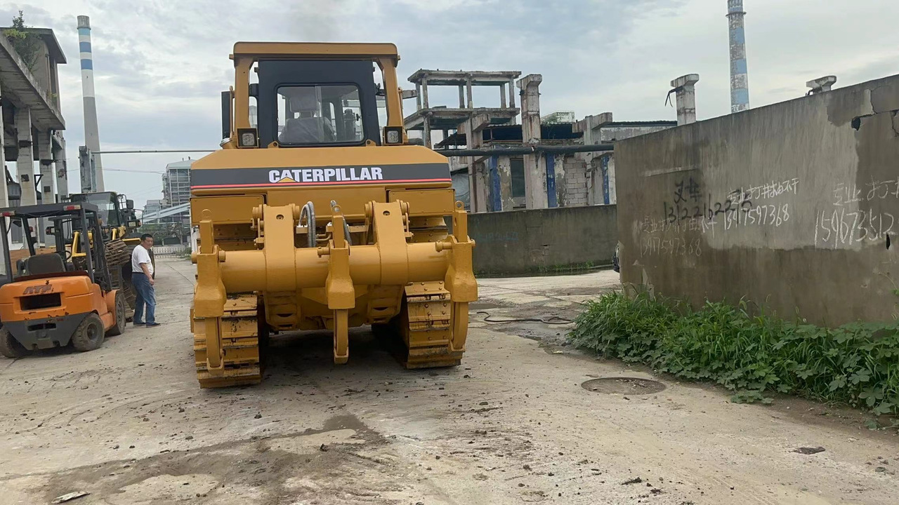 CATERPILLAR D8R - Bulldozer: photos 3 CATERPILLAR D8R - Bulldozer: photos 3