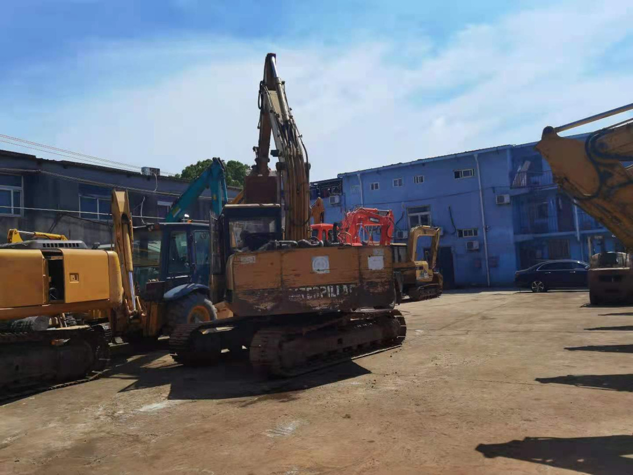 CATERPILLAR E120B - Pelle: photos 4 CATERPILLAR E120B - Pelle: photos 4