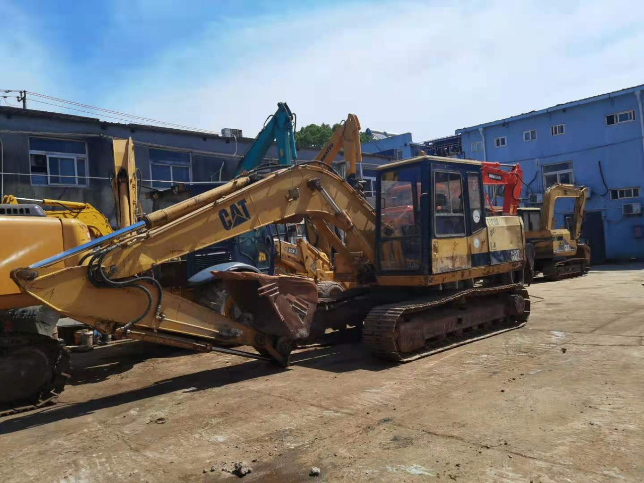 CATERPILLAR E120B - Pelle: photos 2 CATERPILLAR E120B - Pelle: photos 2