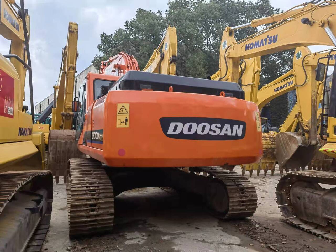 DOOSAN DH300 - Pelle sur chenille: photos 3 DOOSAN DH300 - Pelle sur chenille: photos 3