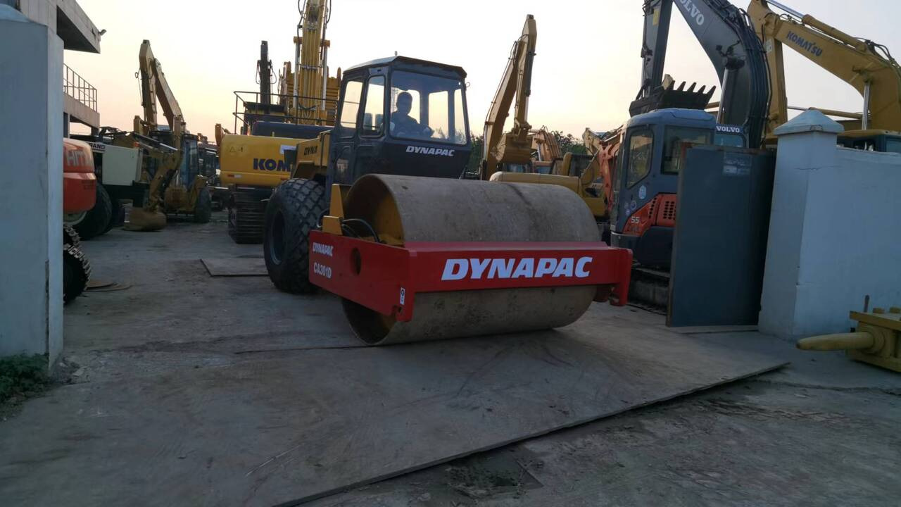 DYNAPAC CA301D-roller - Compacteur: photos 5 DYNAPAC CA301D-roller - Compacteur: photos 5