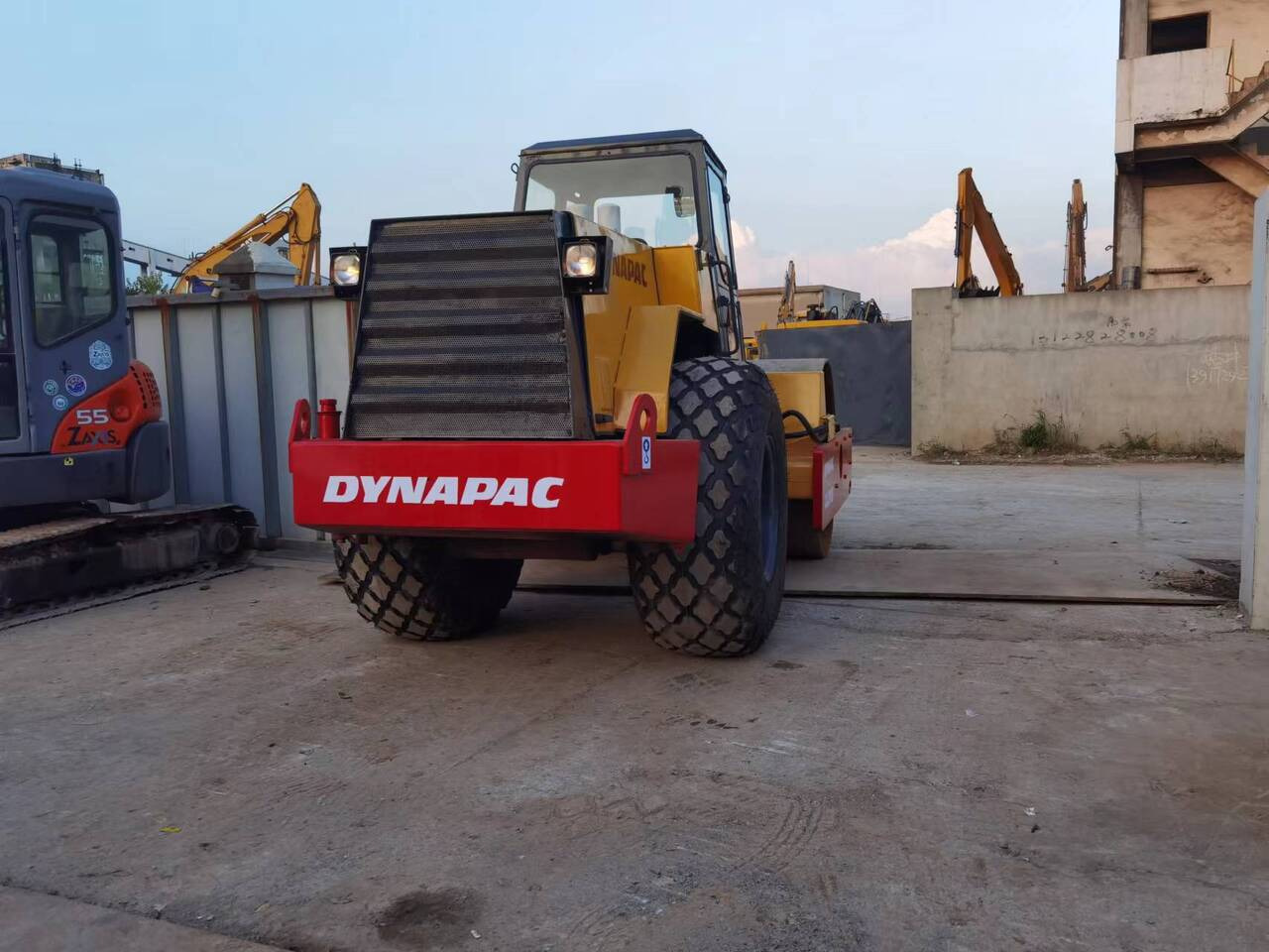 DYNAPAC CA301D-roller - Compacteur: photos 3 DYNAPAC CA301D-roller - Compacteur: photos 3