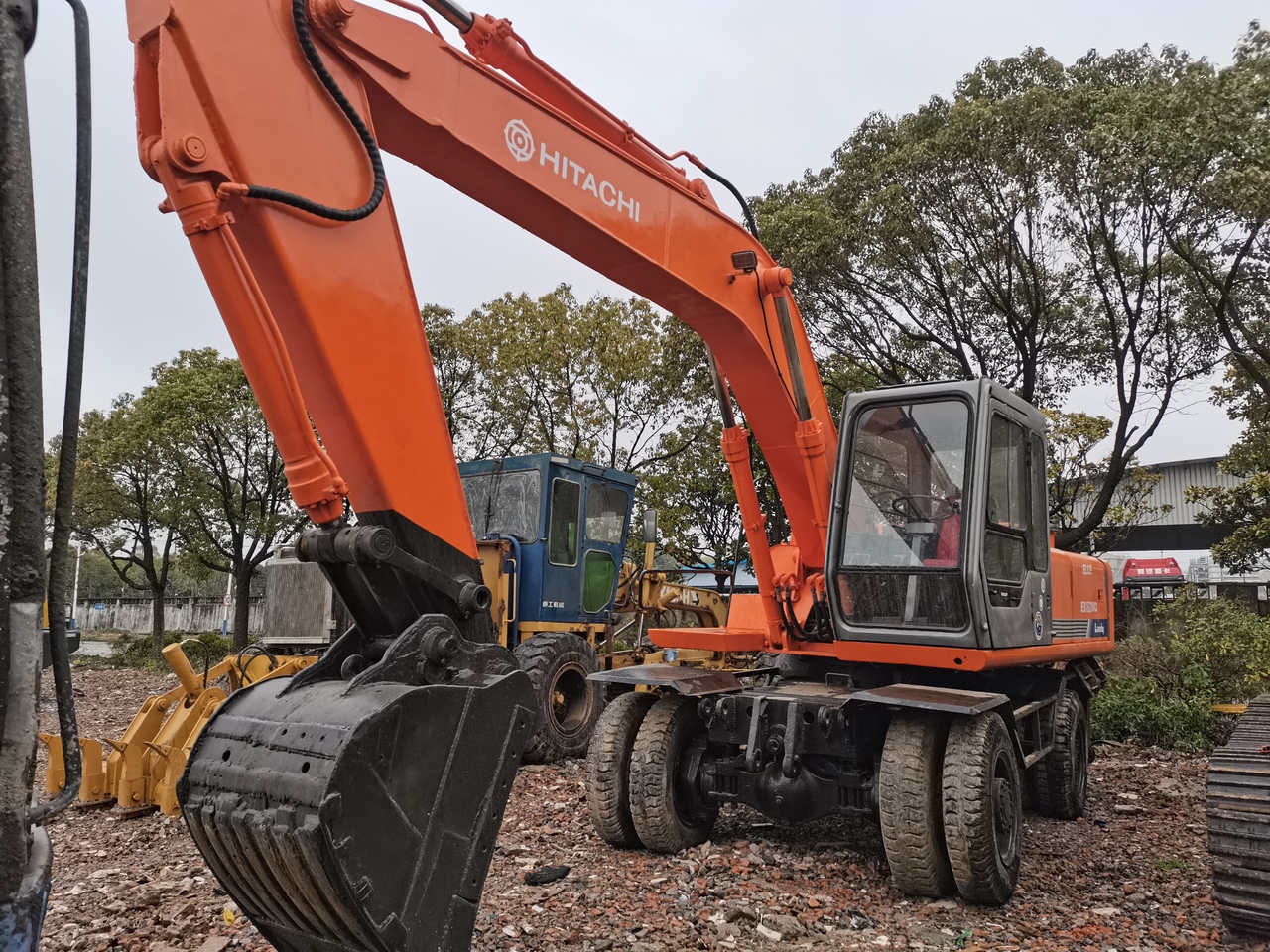 HITACHI EX160WD - Pelle sur pneus: photos 5 HITACHI EX160WD - Pelle sur pneus: photos 5