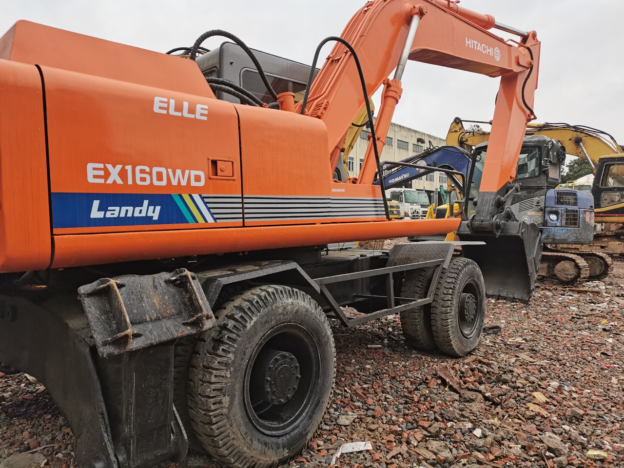 HITACHI EX160WD - Pelle sur pneus: photos 3 HITACHI EX160WD - Pelle sur pneus: photos 3